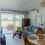 2br W- Private Garden, Pool, Gym & Parking *