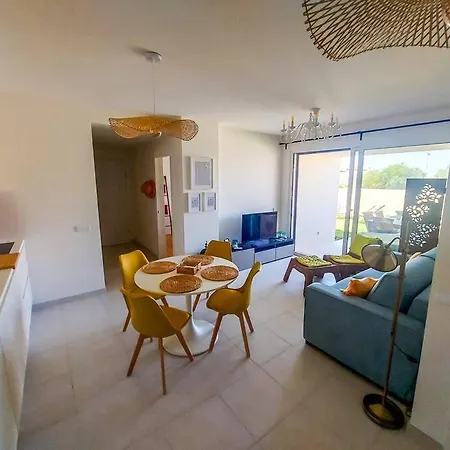 2br W- Private Garden, Pool, Gym & Parking Appartamento